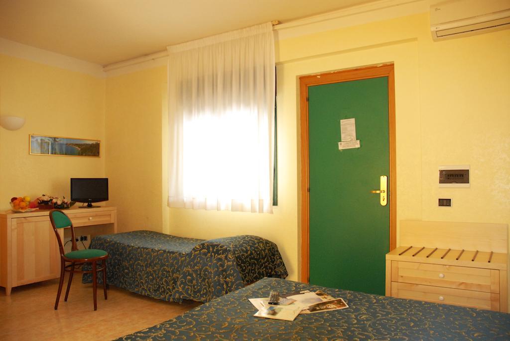 Park Hotel Villa Americana Rodi Garganico Dış mekan fotoğraf
